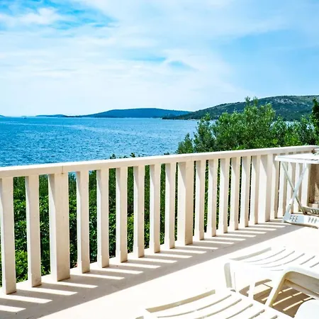 Apartment Heart Of Sea Seget Vranjica